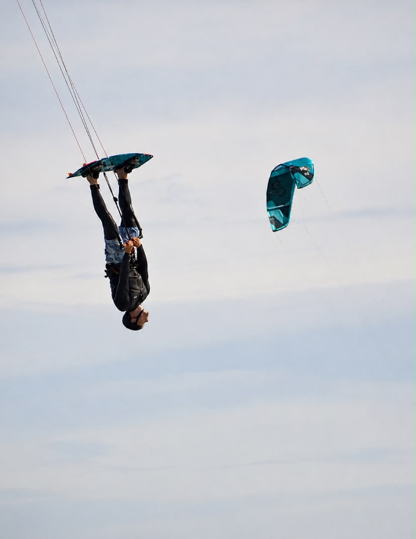 Rider freestyle en kitesurf